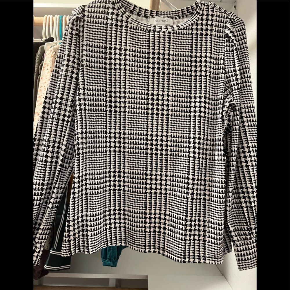 Nine West houndstooth top